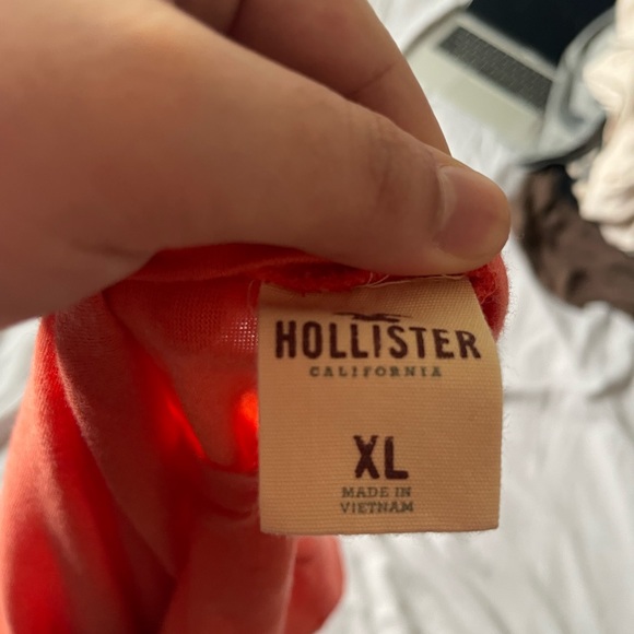 Hollister peach tee size XL - Picture 3 of 3